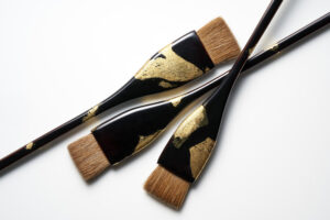 Urushi Art Decoration on Brushes_IdeaWoman Co. 